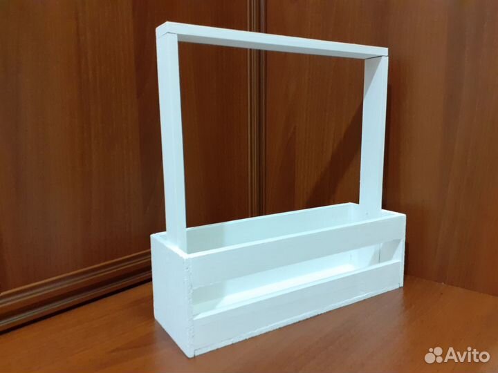 Деревянный ящик для подарков и цветов