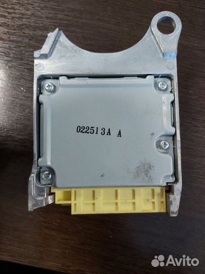 Блок управления airbag Toyota Hilux