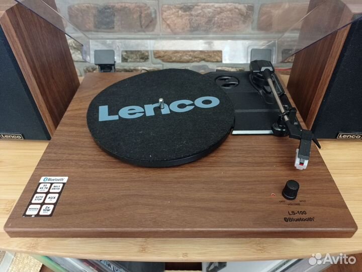 Проигрыватель винила Lenco LS 100 BT