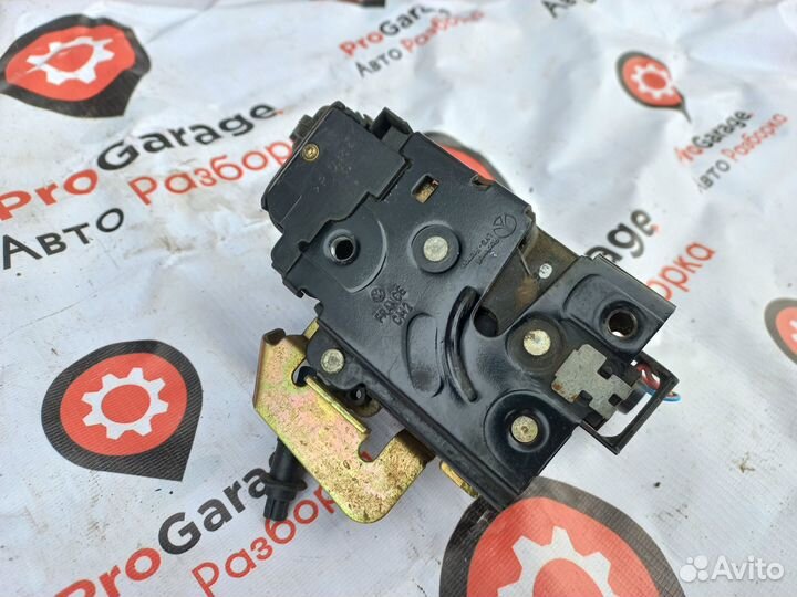 Замок двери передней левой Audi A6 C5 Ауди А6 Ц5