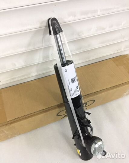 Передний левый амортизатор audi Q5 8R 2008-2017г