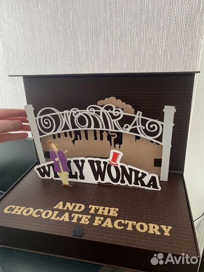 Коробка из набора косметики willy wonka