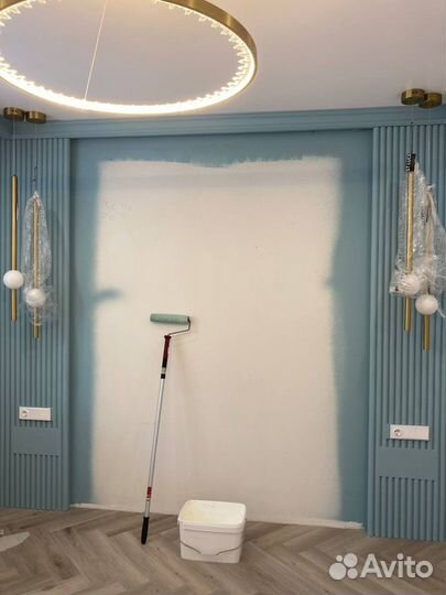 Поклейка обоев, покраска поверхностей