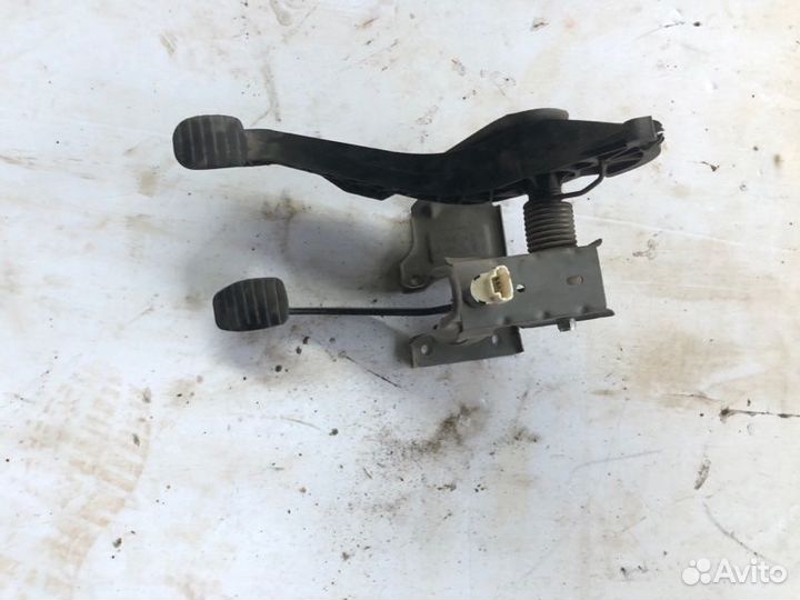 Блок педалей Renault Logan 1 2011