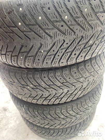 Nokian Tyres Hakkapeliitta 8 215/50 R17 98T