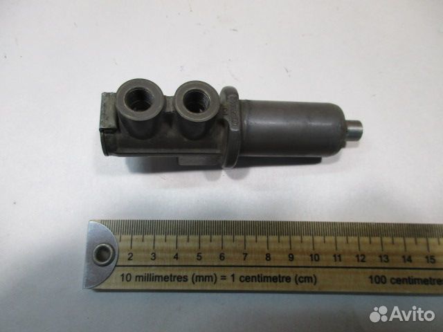 Клапан пневматический Volvo FM9 FM12 FH12