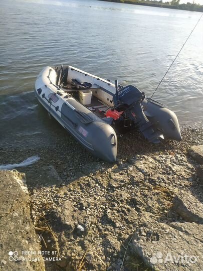 Лодка с мотором