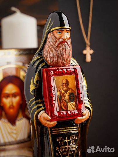 Статуэтка монах с иконой Николай Чудотворец