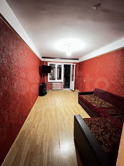 2-к. квартира, 60 м², 1/9 эт.