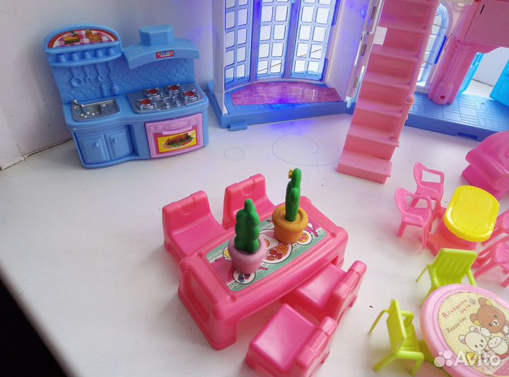 Башня с мебелью