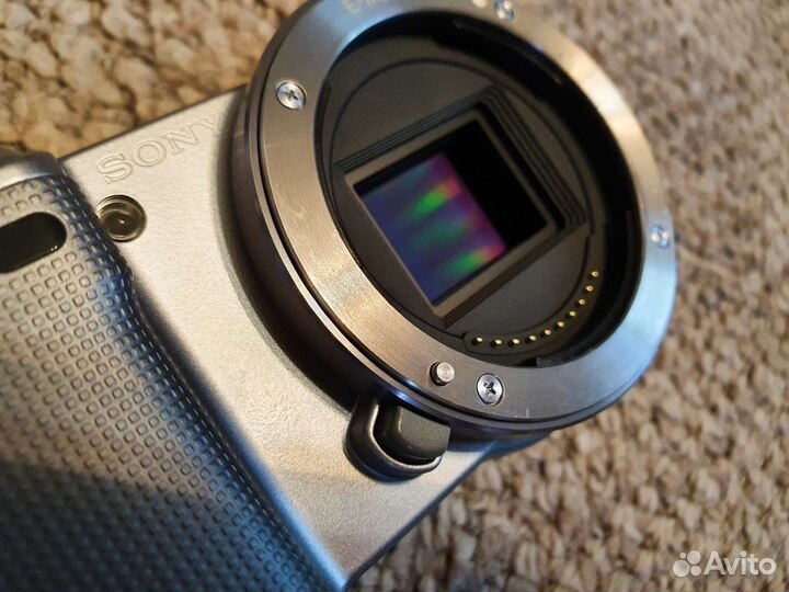 Sony Alpha NEX-5D +штатив+допы
