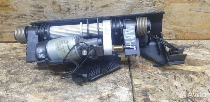 Механизм складывания подголовников Mercedes-Benz