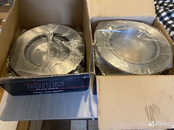 Тормозные диски и колодки Miles комплект