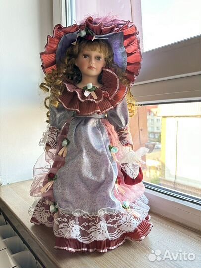 Кукла фарфоровая коллекционная