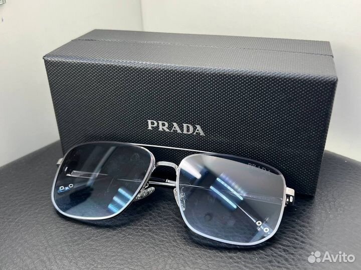 Солнцезащитные очки prada