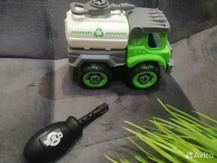 Машинка конструктор с отверткой