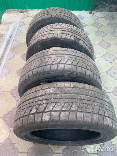 Bridgestone Blizzak VRX 245/45 R18