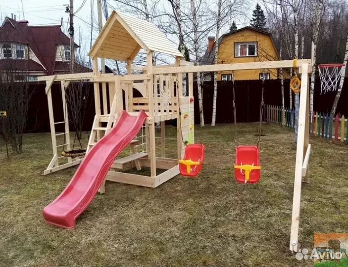 Детская площадка для игры на даче