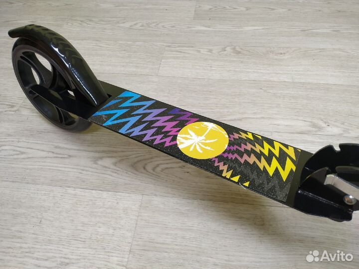 Самокат 2-х колесный детский черный с принтом