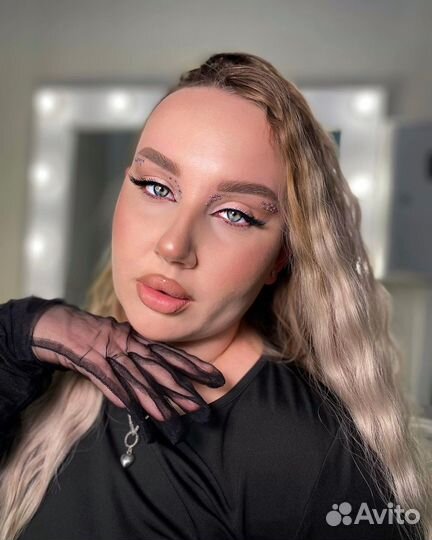 Визажист-бровист