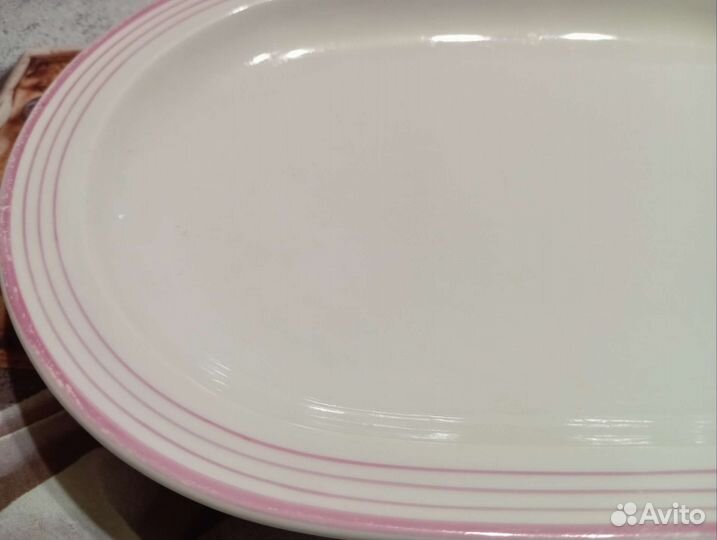 Тарелка овальной формы (фарфор из ГДР)