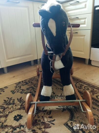 Детская лошадка каталка