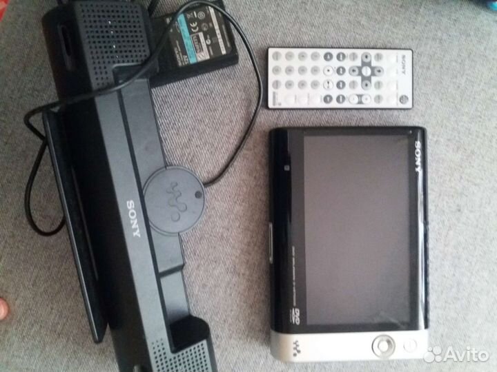 DVD портативный плеер Sony D-VE7000S