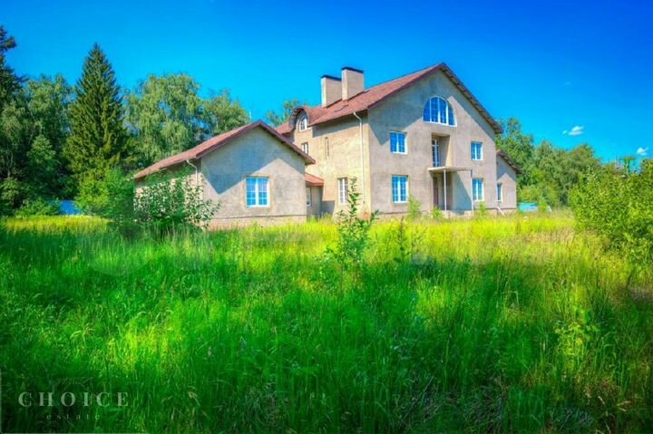 Коттедж 1300 м² на участке 60 сот.