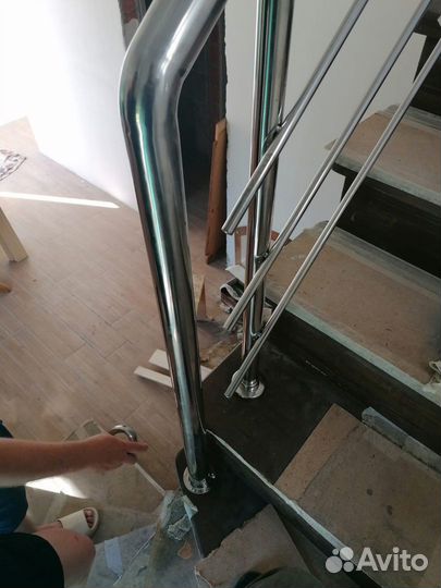 Поручни для лестниц