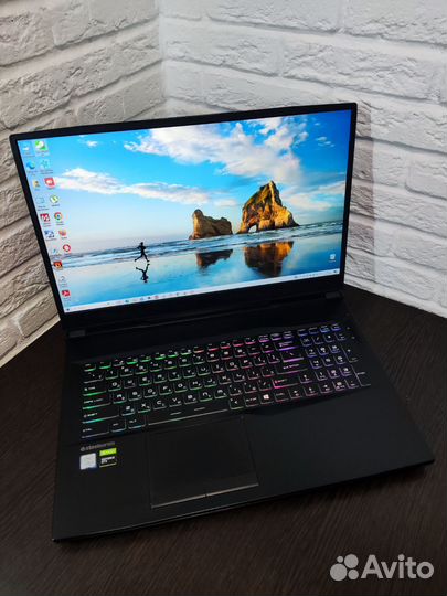 MSI 17.3 Core i5 4.1Ггц/озу 32/GTX 1660Ti/120гц