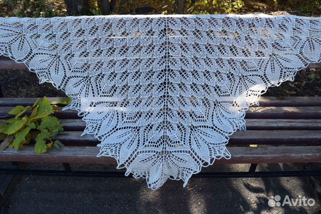 Шаль тёплая из мериносовой шерсти молочного цвета