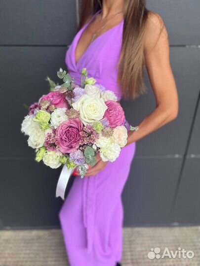 Живые цветы букеты / цветы в шляпной коробке