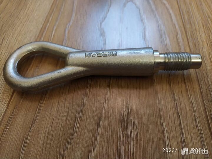 Буксировочный крюк Nissan
