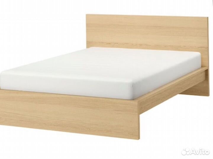 Кровать IKEA Malm с матрацем