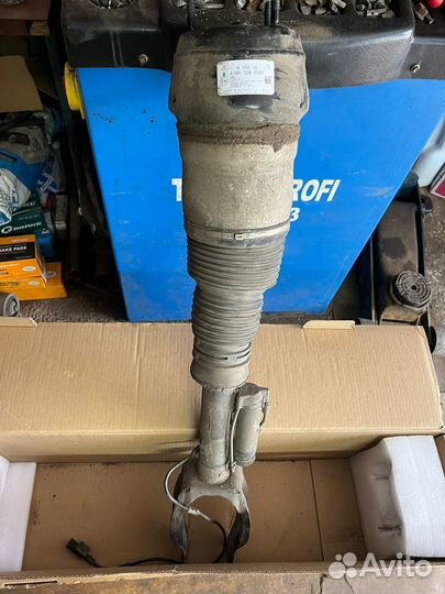 Передние амортизационные стойки на Mercedes GL166