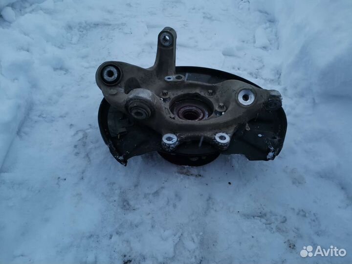 Задний правый кулак Mercedes w212