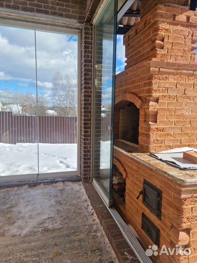 Безрамное остекление ресторанов