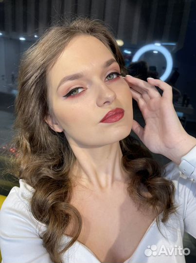 Макияж и прическа