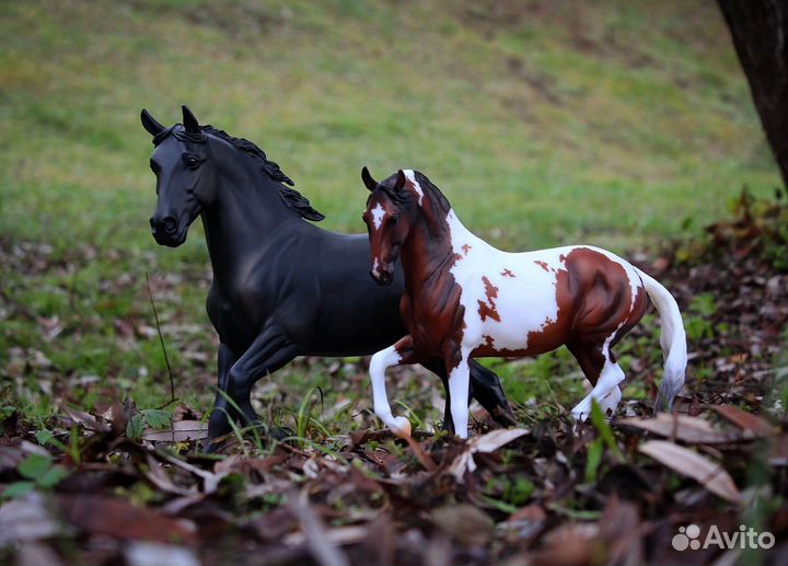 Фигурки лошадей breyer