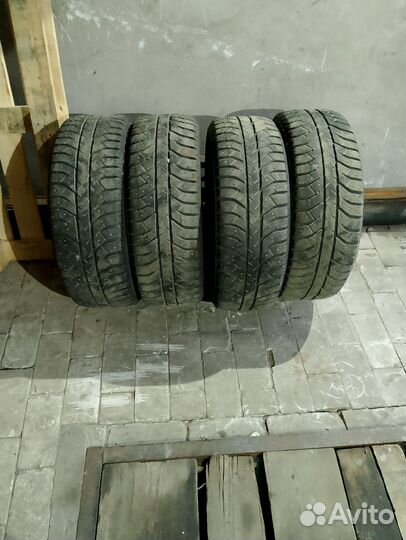Bridgestone Ice Cruiser 7000 2.25/60 R17 103T