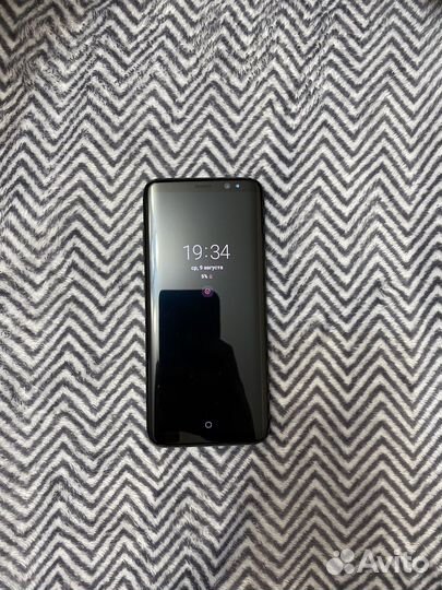 Телефон Samsung Galaxy S8