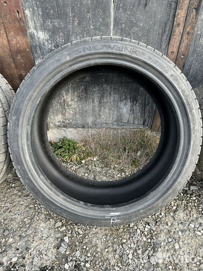 Triangle Snowlink TWT02 235/40 R19