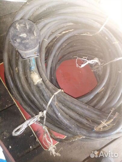 Кабель трехфазный