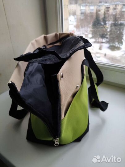 Переноска для небольших собак и кошек