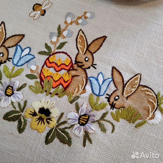 Вышитая скатерть