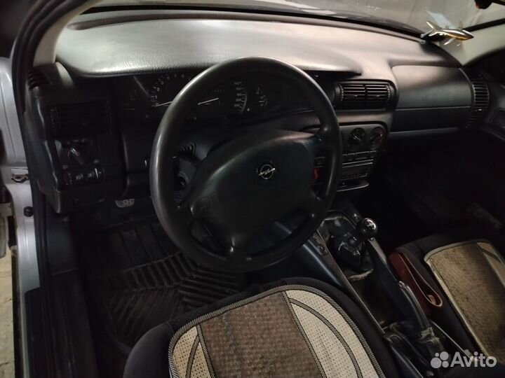 Opel Omega 2.0 МТ, 1998, 205 000 км