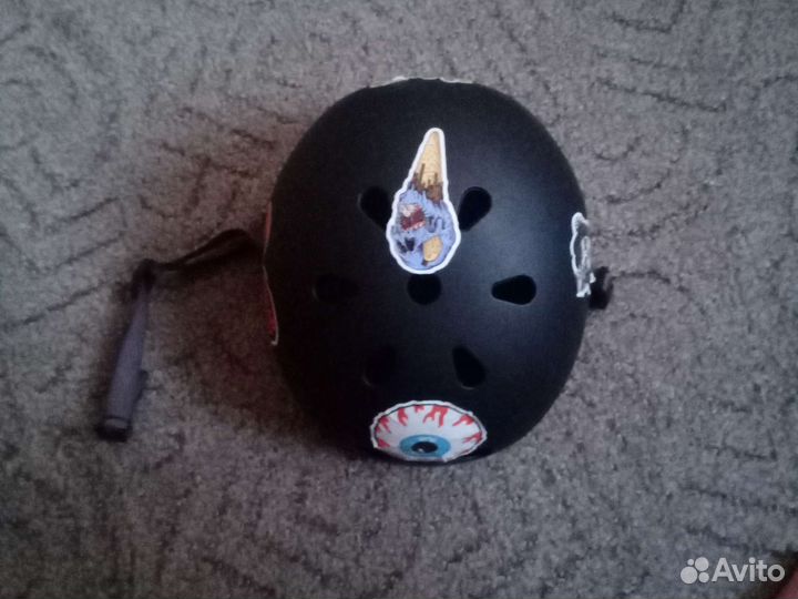 Шлем трюковой reaction