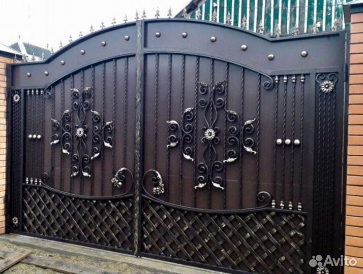 Кованные распашные ворота с установкой