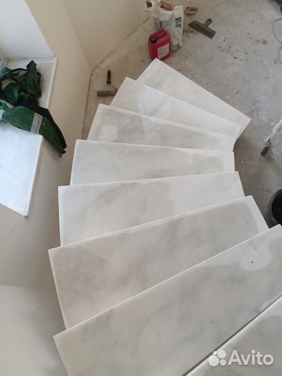 Лестница из мрамора