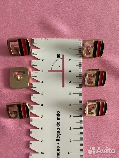 Пуговицы новые